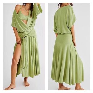 FREE PEOPLE BEACH
Green Kauai Midi Wrap Dress Size XS